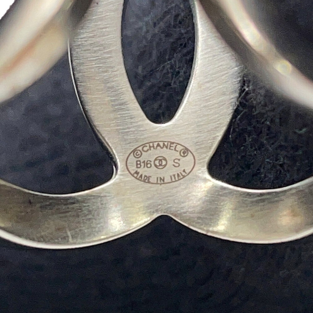 CHANEL Logo Ring - Picture 9 of 10